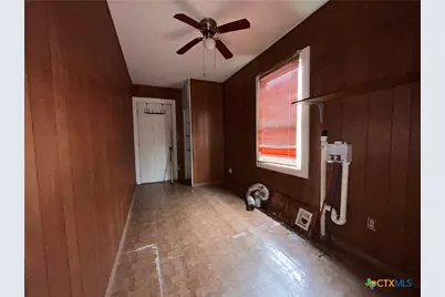 1305 E Mistletoe Avenue, Victoria, TX 77901 - Photo 21