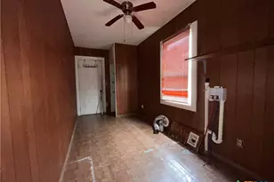 1305 E Mistletoe Ave, Victoria, TX 77901 - Photo 21