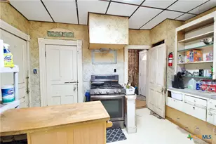216 Fortune St, Marlin, TX 76661 - Photo 5