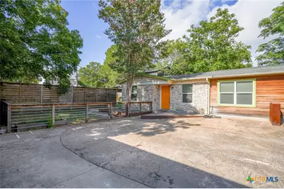 1705 E 14th Street #B, Austin, TX 78702 - Photo 9