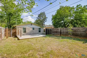 1705 E 14th St, Austin, TX 78702 - Photo 21