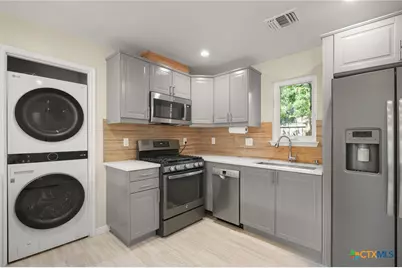 1705 E 14th Street #B, Austin, TX 78702 - Photo 11