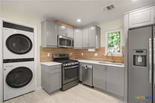 1705 E 14th St, Austin, TX 78702 - Photo 11