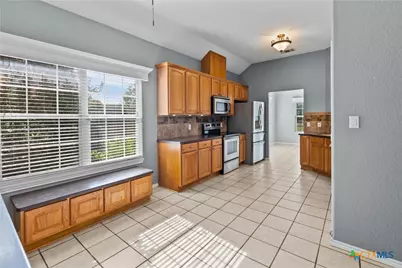 137 Bonnies Way, New Braunfels, TX 78130 - Photo 7