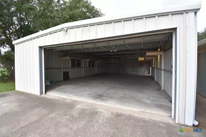 748 W Bayshore Drive, Palacios, TX 77465 - Photo 35