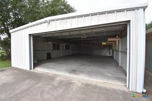 748 W Bayshore Dr, Palacios, TX 77465 - Photo 35