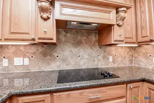 748 W Bayshore Dr, Palacios, TX 77465 - Photo 17