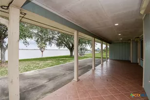 748 W Bayshore Dr, Palacios, TX 77465 - Photo 37