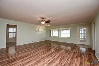 748 W Bayshore Drive, Palacios, TX 77465 - Photo 7