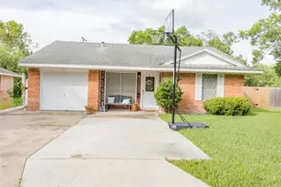 1608 Bexar Ave, Victoria, TX 77901 - Photo 1