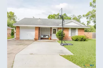 1608 Bexar Avenue, Victoria, TX 77901 - Photo 1