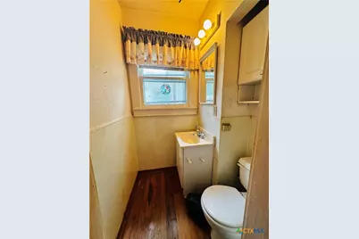 226 Duggan Street, Seguin, TX 78155 - Photo 13