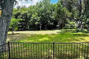 226 Duggan St, Seguin, TX 78155 - Photo 19