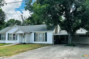 226 Duggan St, Seguin, TX 78155 - Photo 3