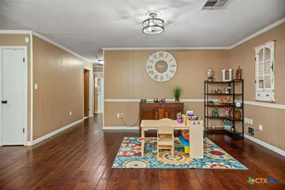 305 W Division Street, Edna, TX 77957 - Photo 9
