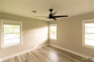 22 Steele St, Lampasas, TX 76550 - Photo 13