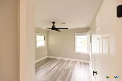 22 Steele Street, Lampasas, TX 76550 - Photo 9