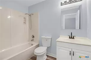1037 N Guadalupe St, Seguin, TX 78155 - Photo 11