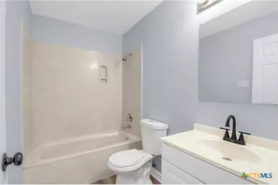 1037 N Guadalupe Street, Seguin, TX 78155 - Photo 17