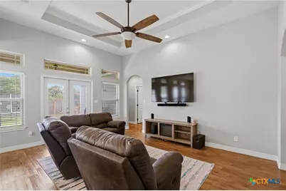 121 Nantucket Avenue, Victoria, TX 77904 - Photo 5