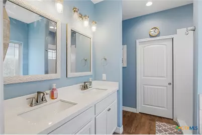121 Nantucket Avenue, Victoria, TX 77904 - Photo 15