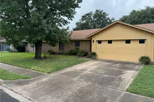 202 Vanessa Ln, Victoria, TX 77901 - Photo 3