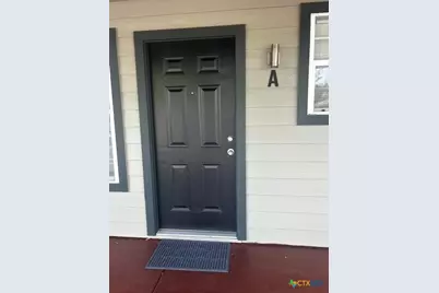 1037 W Court Street #A, Seguin, TX 78155 - Photo 5