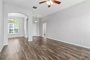 521 Woodlake Dr, Mcqueeney, TX 78123 - Photo 5