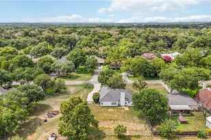 521 Woodlake Dr, Mcqueeney, TX 78123 - Photo 35