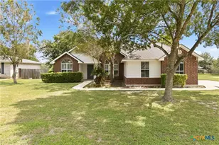 521 Woodlake Dr, Mcqueeney, TX 78123 - Photo 1