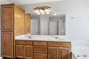 521 Woodlake Dr, Mcqueeney, TX 78123 - Photo 23