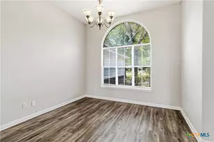 521 Woodlake Dr, Mcqueeney, TX 78123 - Photo 7