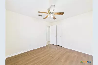 1125 Iris Crescent, Floresville, TX 78114 - Photo 15