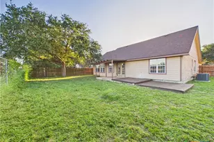 1125 Iris Crescent, Floresville, TX 78114 - Photo 29