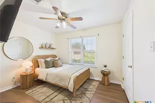 1125 Iris Crescent, Floresville, TX 78114 - Photo 19