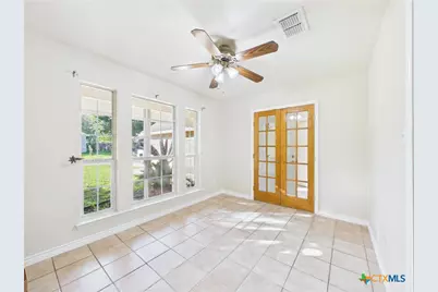 1125 Iris Crescent, Floresville, TX 78114 - Photo 11