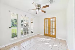 1125 Iris Crescent, Floresville, TX 78114 - Photo 11