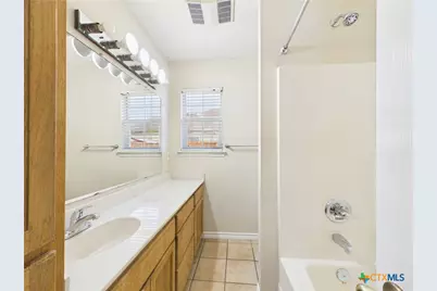 1125 Iris Crescent, Floresville, TX 78114 - Photo 17