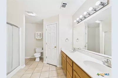 1125 Iris Crescent, Floresville, TX 78114 - Photo 23