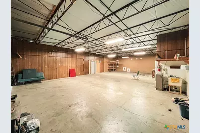 504 E Warren Avenue, Victoria, TX 77901 - Photo 3