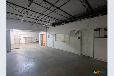 504 E Warren Avenue, Victoria, TX 77901 - Photo 13