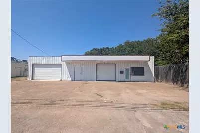 504 E Warren Avenue, Victoria, TX 77901 - Photo 1