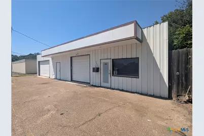 504 E Warren Avenue, Victoria, TX 77901 - Photo 3