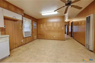 200 Young Street, Hallettsville, TX 77964 - Photo 7