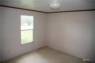 102 Harrison St, Victoria, TX 77904 - Photo 5
