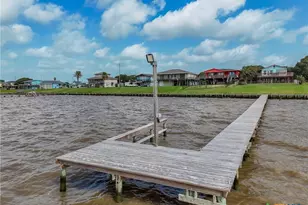 2116 W Bayshore Dr, Palacios, TX 77465 - Photo 3