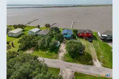 2116 W Bayshore Drive, Palacios, TX 77465 - Photo 5