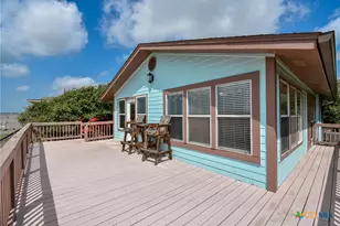 2116 W Bayshore Dr, Palacios, TX 77465 - Photo 13