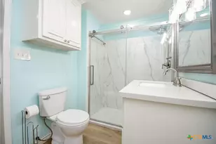 2116 W Bayshore Dr, Palacios, TX 77465 - Photo 43