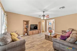 412 Cherrystone Cir, Victoria, TX 77904 - Photo 3